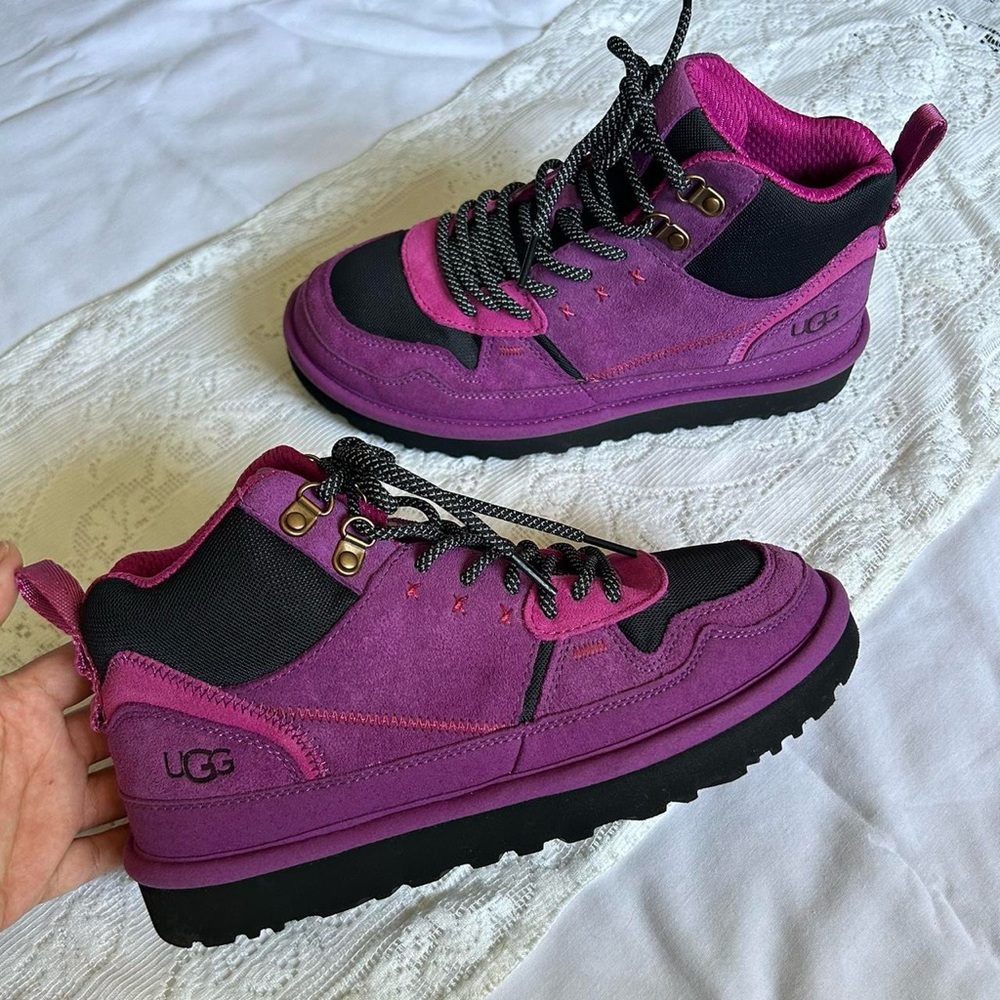 SOLD highland hi heritage ugg sneaker boot